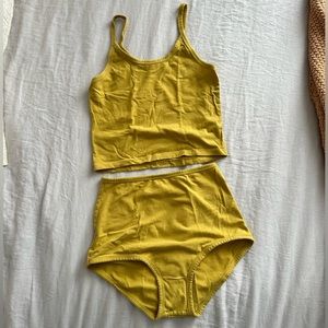 ARQ crop and undie set